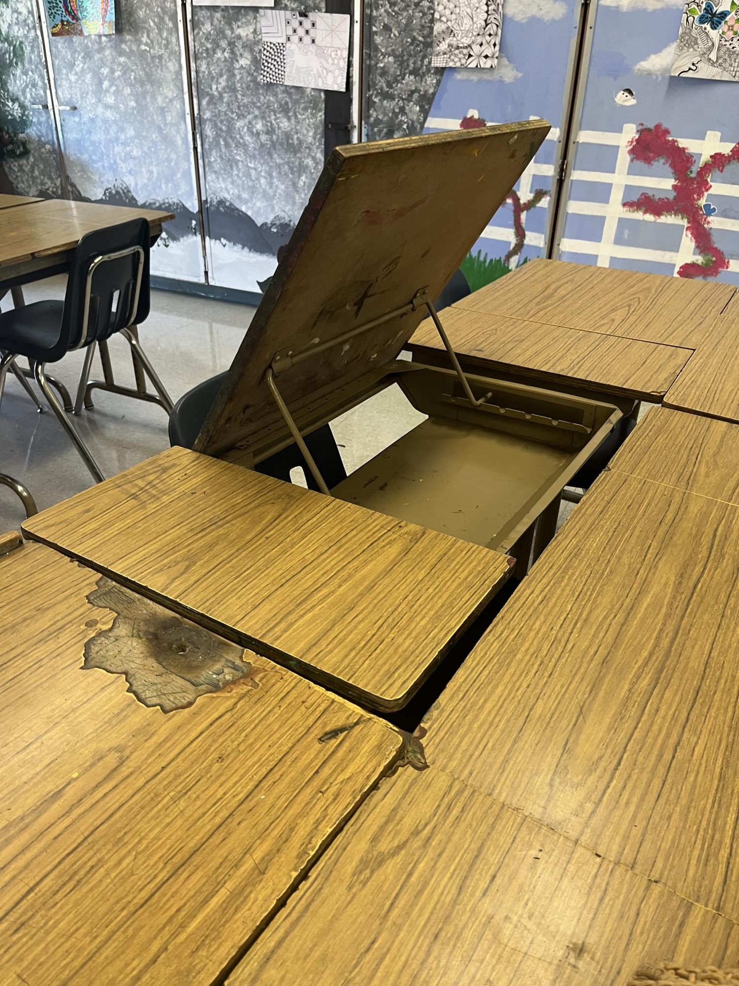 Student desks in a BJH classroom. BOUSD aims to replace the aging desks with new work stations to accommodate increased class sizes and provide a modern learning environment for students. (Courtesy of BOUSD)