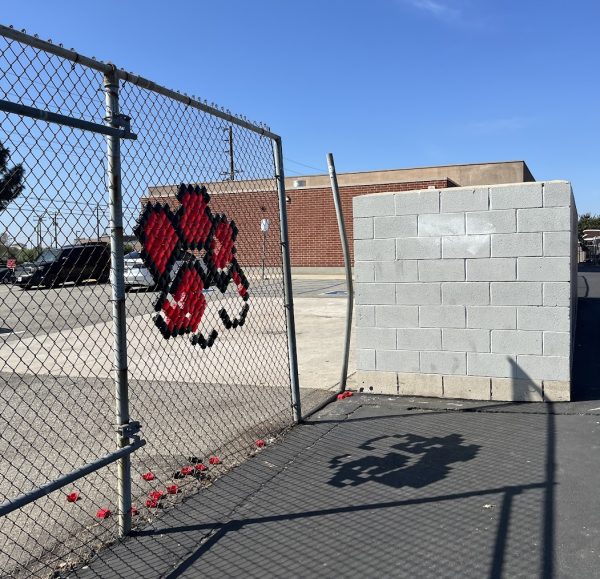 A chainlink fence at the Brea Junior High School campus. Measure H, a $160 million bond aimed at renovating BJH and facilities throughout BOUSD, is on the ballot for the Nov. 5 election.