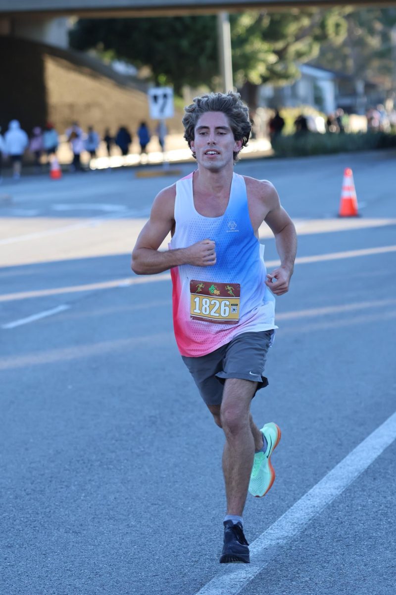 BOHS cross country alumnus Evan Mayo (‘23) strides to the finish line in 7th place overall, out of 1768 runners. The former Wildcat maintained a pace of 5:31 minutes per mile.